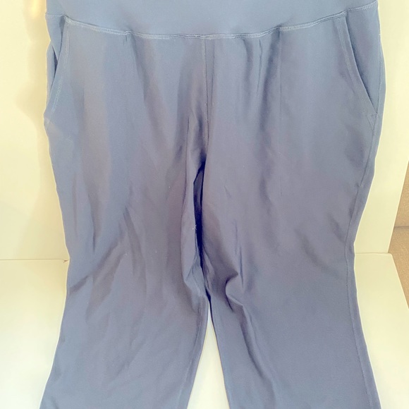 Old Navy XL Elevate Joggers in Navy - Picture 4 of 5